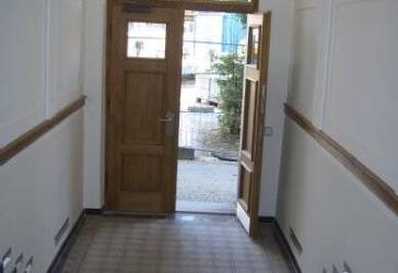 Schöner Altbau..3 Zimmer .....89 qm...300 m zum Rotkreuzplatz....