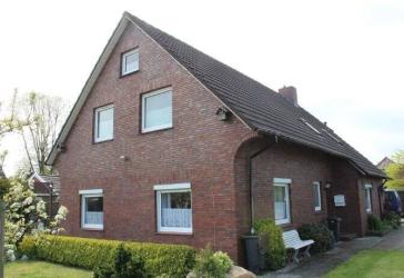 Nr. 1447 solides Wohnhaus in Esens