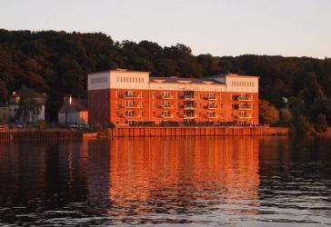 Schinkelspeicher Exklusive Wohnung im Denkmal am Wasser // vermietet