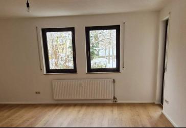 Schöne rundum neu renovierte EG Wohnung ab 1.August 2026 zu vermieten.