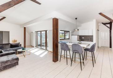 Helle Dachgeschoss-Wohnung mit Süd-/Ost-Balkon ohne Fahrstuhl