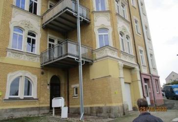 Attraktive 2 - Zi.- Wohnung mit Balkon im Grünen mit hervorragender Aussicht über Plauen