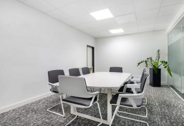 Privater Büroraum für 4 Person in Regus Südwestpark