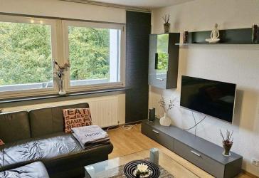 Liebevoll eingerichtete Wohnung mit Balkon direkt am Wald
