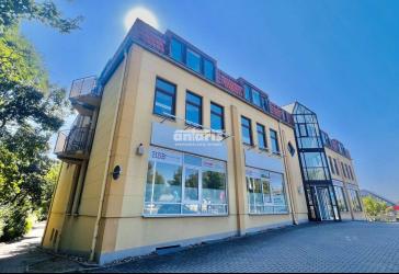 antaris Immobilien GmbH ** Großzügige Bürofläche mit 10 Räumen und repräsentativem Empfang **