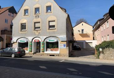 TOP!! Wohnen und Geld verdienen!! Wohn- und Geschäftshaus in Toplage von Höchberg
