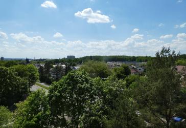 DIE GELEGENHEIT! Haus ist bereits komplett modernisiert ! Sonnige 4- Zimmer-Wohnung * Westbalkon * Tiefgarage * Einbauküche