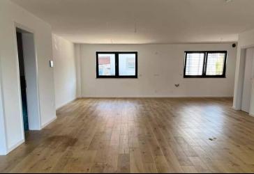 Großzügige 6 Zimmer Wohnung im Herzen von St. Ingbert mit 3 Bädern & PV-Anlage