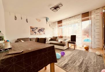 Moderne 3-Zimmer-Wohnung mit Balkon und Blick ins Dombachtal