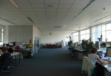Großräumige helle Büroflächen - Provisionsfrei - Auf Wunsch 235 qm Lager