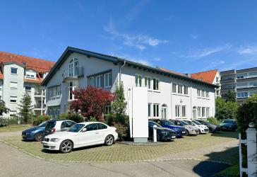 Freistehendes Bürogebäude * Klimatisiert * Personenaufzug