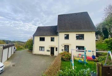 Top gepflegtes 4-Familienhaus in Kürten!