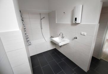 Top-sanierte 2,5 Zimmer-Wohnung mit Balkon & Einbauküche - 2. oder 3. OG am Gervinuspark