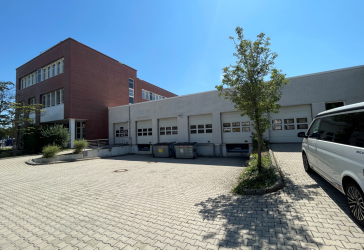 Produktions- & Büroflächen mit 4 Rampen + 2 ebenerdige Tore