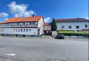 Charmante Gaststätte mit ca. 300m² und zwei Wohnungen auf großzügigem Grundstück