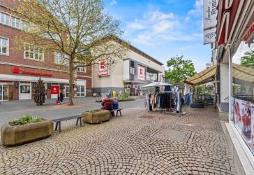 1A-Citylage: Haupthaus plus 3 neuwertige Appartements!