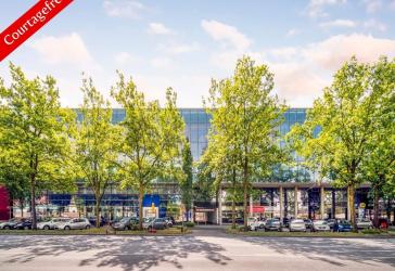 Großzügige Gastronomiefläche beim UCI-Kino in Wandsbek