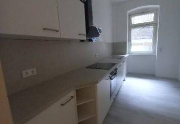 Renovierte Zimmer, Küche, Dusche, Diele, EG in gepflegtem Altbau, ab 01.09. zu vermieten