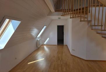 Sehr schöne 2 1/2 Zimmer Dachgeschosswohnung in der Altstadt von Ingolstadt