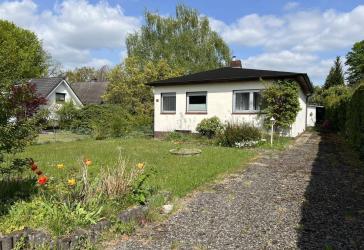 Schönes Baugrundstück mit Altbestand in Poppenbüttel