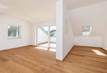 Kapitalanlage mit sofortigen Mieteinnahmen | Vermietete 2-Zimmer-Dachgeschosswohnung mit Loggia, Balkon & Stellplatz