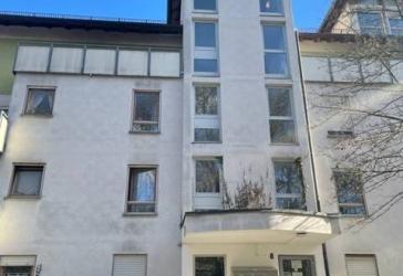 Renovierungsbedürftige 2-Zimmerwohnung in größerer Wohnanlage
