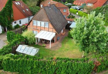 Modernes 5-Zi.-Einfamilienhaus Bj. 1995 in Winsen (Luhe) bei Hamburg, mit Doppel-Carport und Energieklasse A!