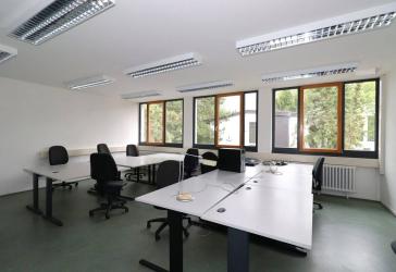 Alt-Tannenbusch | Bürogebäude (ehemaliges Schulungsgebäude) ca. 1.100 m² Bürofläche zu vermieten (Fläche teilbar ab 156 m²)