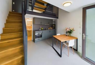 Zentral & komfortabel: Möblierte 1.5-Zimmer Maisonette mit Balkon ab sofort | Maisonette Prime