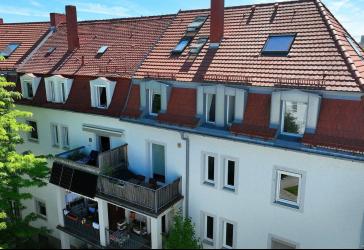 Gemütlicher Altbau direkt am Park. Helle 3-Zi-Whg mit großer Wohnküche & Balkon zum ruhigen Innenhof