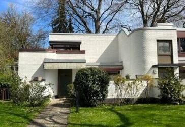 Bernadottestraße direkt am Messelpark: Maisonettewohnung mit großer Terrasse - Erstbezug nach Rundumsanierung