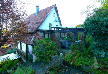 Stadtlage! Nettes, saniertes Einfamilienhaus in SHA