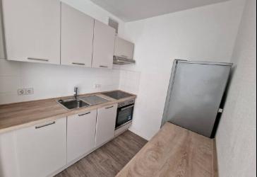 Schöne 3-Raum-Wohnung mit Balkon !