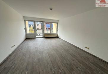 Rollstuhlgerecht, Barrierearm mit Balkon und Stellplatz!