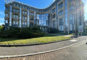 Funktionale Hallen- und Büroflächen in Neuss ab sofort zur Miete