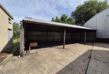 Stellflächen unter Carport günsitg zu mieten