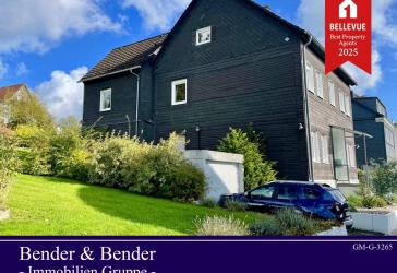 *RESERVIERT* Geräumiges 1-2 Familienhaus mit Garten und zwei Garagen!