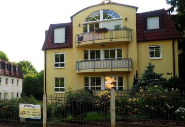 Ohne Käufer-Courtage: Drei-Zimmer-Wohnung in bester Lage in Radebeul-Ost, oberhalb des Augustusweges