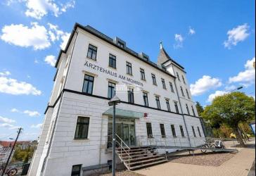 antaris Immobilien GmbH ** Büro- & Praxisflächen im sanierten Geschäftshaus mit Top-Anbindung **