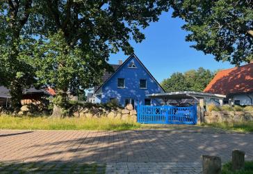 Das blaue Friesenhaus in sehr ruhiger Lage im Ostseeheilbad Zingst