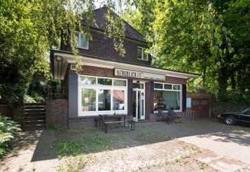 Vielseitig nutzbares Rotklinkerhaus mitten in Volksdorf - Provisionsfrei