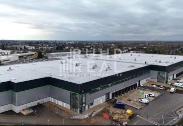 Logistikneubau in Langenfeld | 10 Rampen | 2 ebenerdige Tore | 12 m UKB