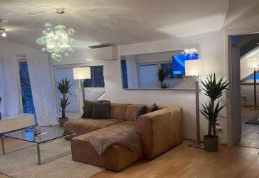 Modern möblierte 3-Zimmer-Wohnung mit Balkon in Sendling
