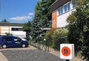 Tolles, helles Büro (Nr.9) 20m², 1.OG, PVC-Designboden, Glasfaser I-Net ! E-Ladestation, top Verkehrsanbindung !