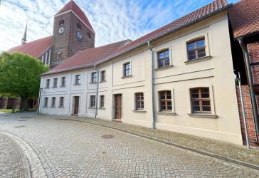 Teilsaniertes Mehrfamilienhaus in der historischen Innenstadt von Werben (Elbe)