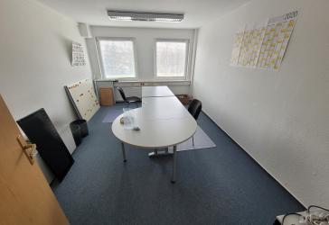 Büro + Praxis + 120 m² + weitere Flächen