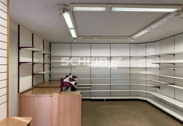 **Direkt an der vielbefahrenen Hauptstraße**