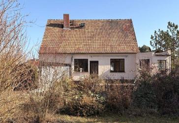 Haus im Dornröschenschlaf.