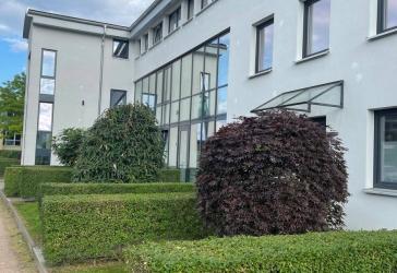 Bezugsfreie Penthousewohnung mit Balkon und Stellplatz