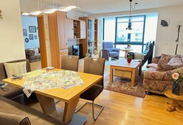 Großzügige 3 Zi.-Wohnung m. Wintergarten u. Aufzug in ruhiger Zentrumslage